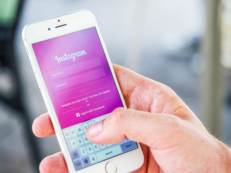 An Ultimate Guide to Instagram Shopping: How to Sell More Products